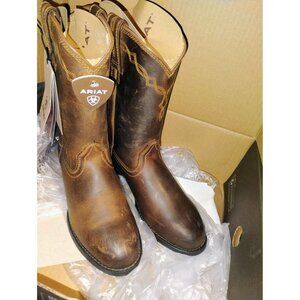 Ariat Women's Heritage Roper round toe boots Size 6